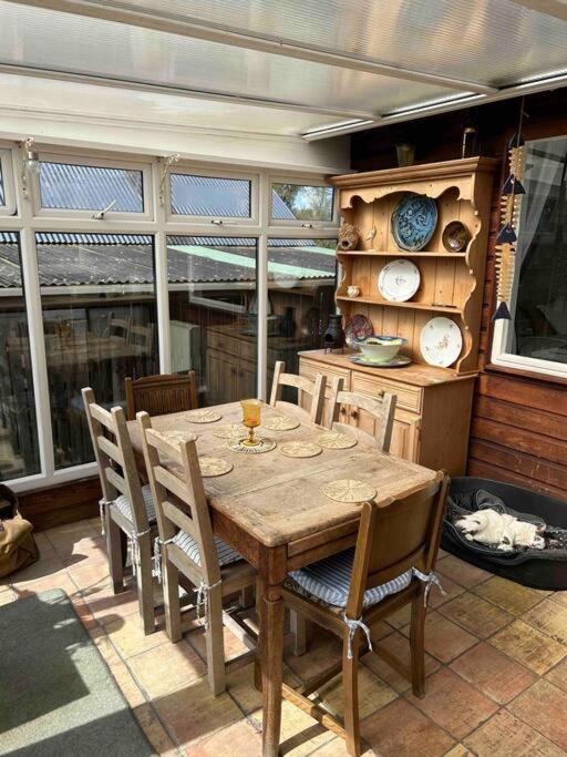 Wooden Cottage With Lake View Enniskillen Exterior foto