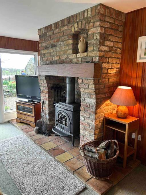 Wooden Cottage With Lake View Enniskillen Exterior foto