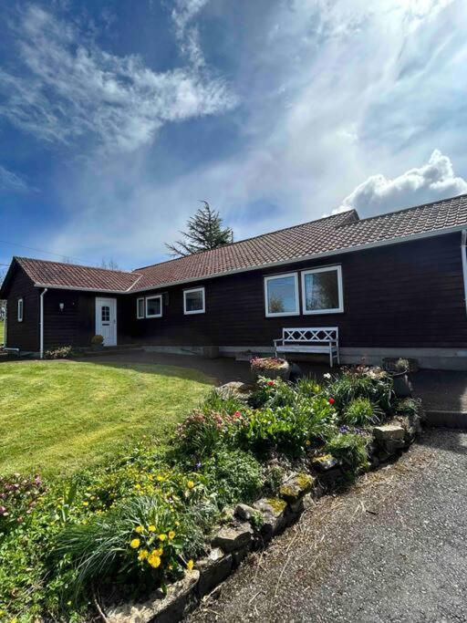 Wooden Cottage With Lake View Enniskillen Exterior foto